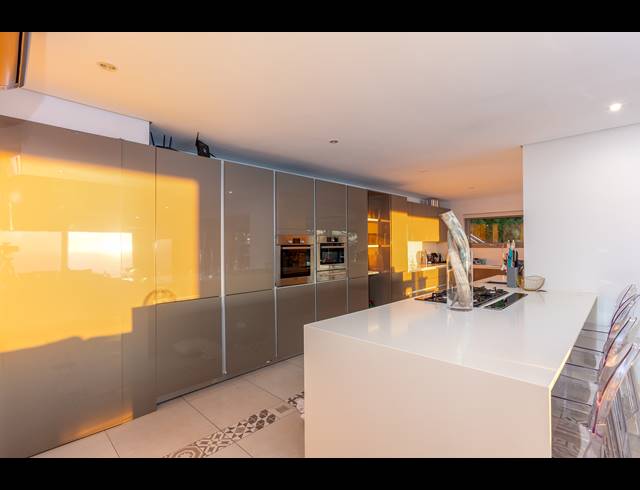 8 BEDROOM HOUSE FOR SALE IN LLANDUDNO